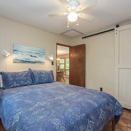 Secluded Oasis W Hot Tub, Screened-In Porch, Wifi! Беркли-Спрингс Экстерьер фото