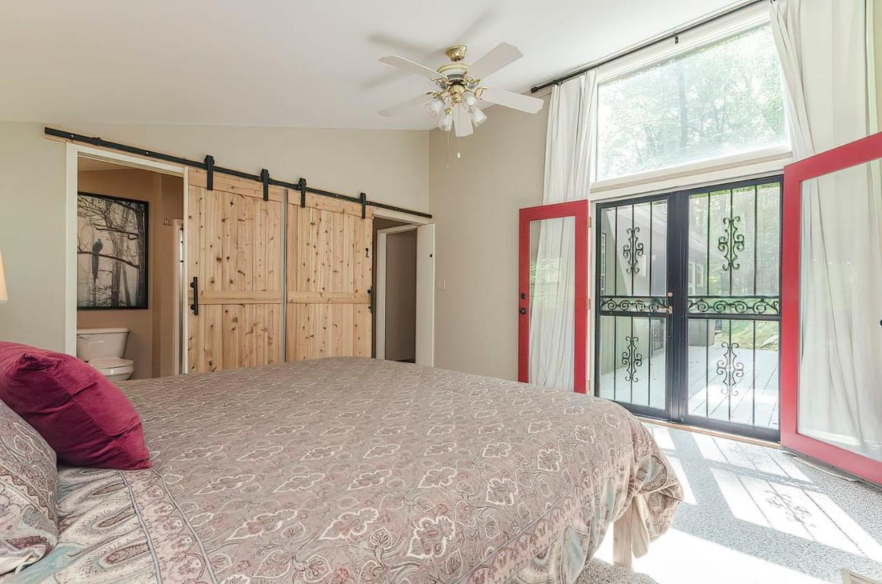 Secluded Oasis W Hot Tub, Screened-In Porch, Wifi! Беркли-Спрингс Экстерьер фото