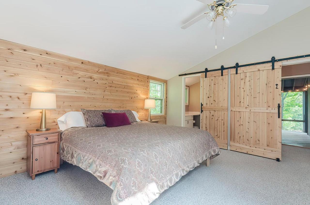 Secluded Oasis W Hot Tub, Screened-In Porch, Wifi! Беркли-Спрингс Экстерьер фото