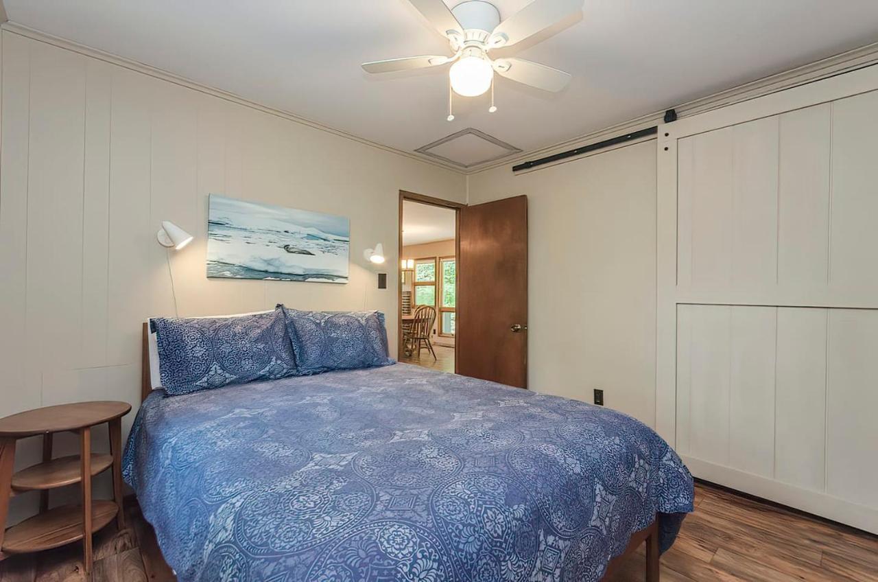 Secluded Oasis W Hot Tub, Screened-In Porch, Wifi! Беркли-Спрингс Экстерьер фото