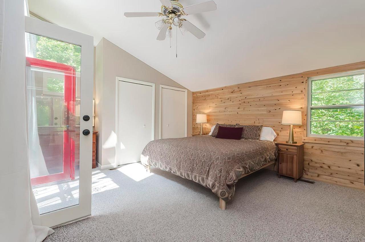 Secluded Oasis W Hot Tub, Screened-In Porch, Wifi! Беркли-Спрингс Экстерьер фото